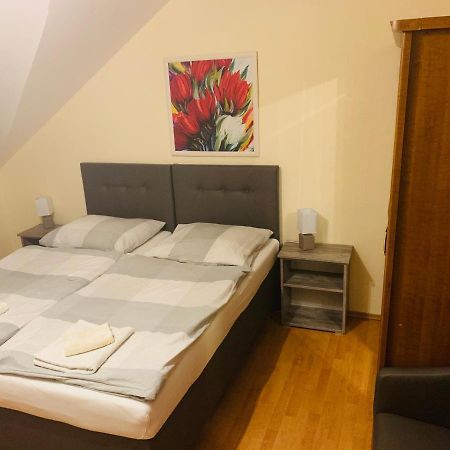 Eder Bed & Breakfast Nesvady Bagian luar foto